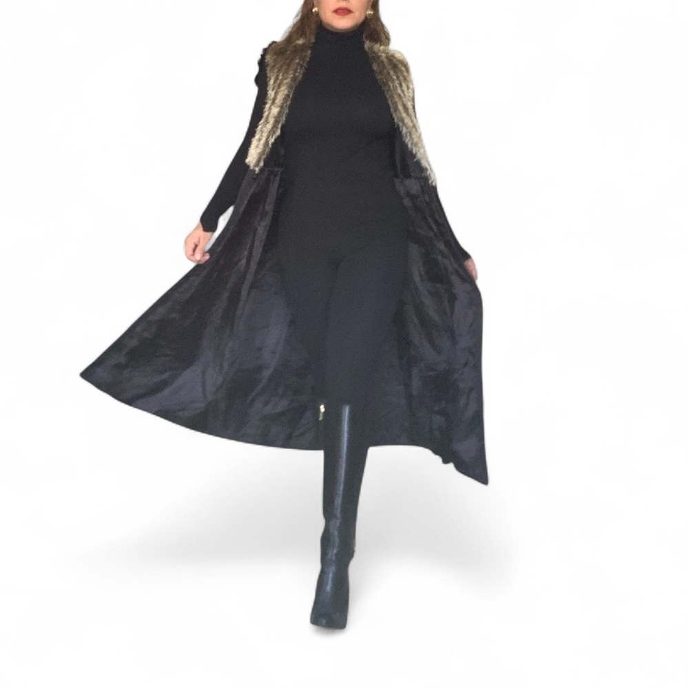 Minimalist Long Vest - Beige Faux Fur & Black Quilted | Medium